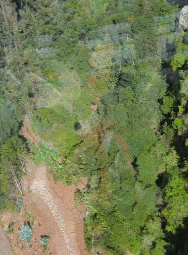 Seilbahnkabine wirft Schatten